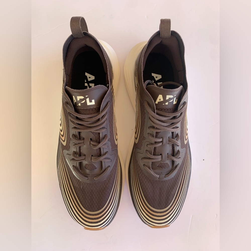 Size 7.5 APL Streamline (mens) Chocolate / Pristine / Multi